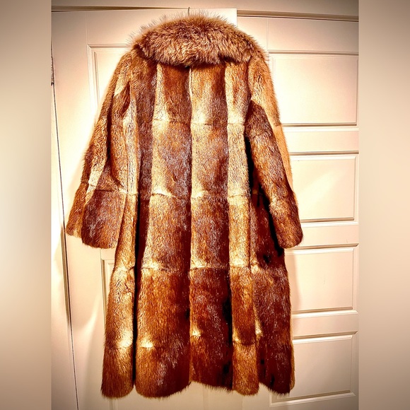 Vintage Fox fur full length coat. EUC, made in Montreal. Fits like a medium - Picture 4 of 8